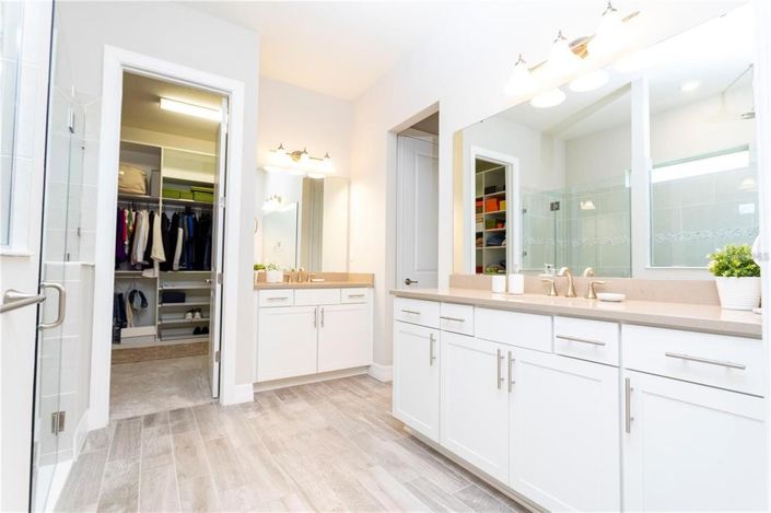 Image No.54-6 Bed House for sale