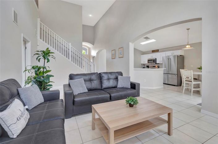 Image No.17-5 Bed House for sale