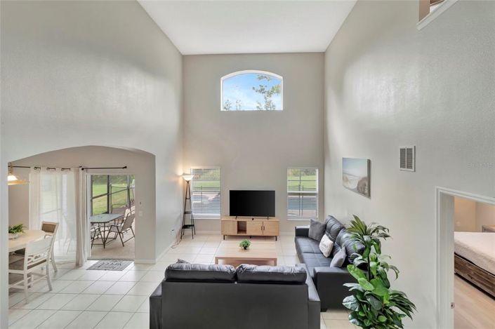 Image No.20-5 Bed House for sale
