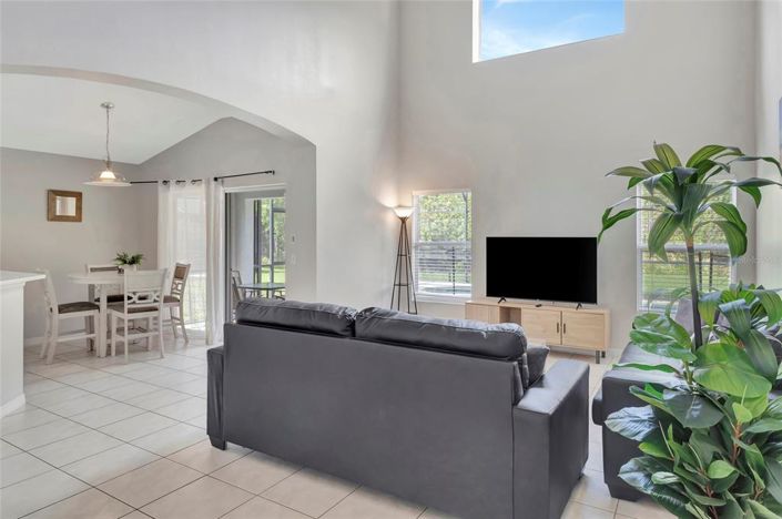 Image No.21-5 Bed House for sale