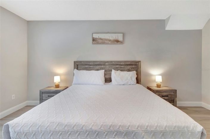 Image No.25-5 Bed House for sale