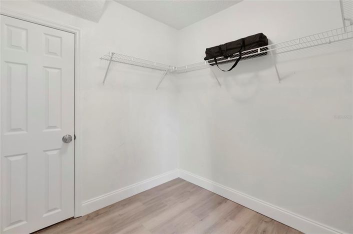 Image No.29-5 Bed House for sale