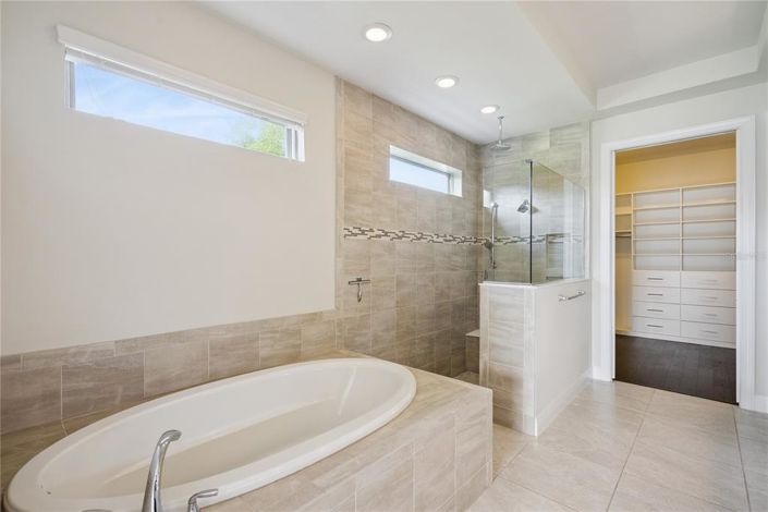 Image No.29-5 Bed House for sale