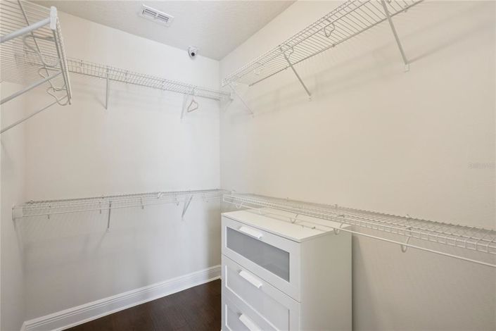 Image No.32-5 Bed House for sale