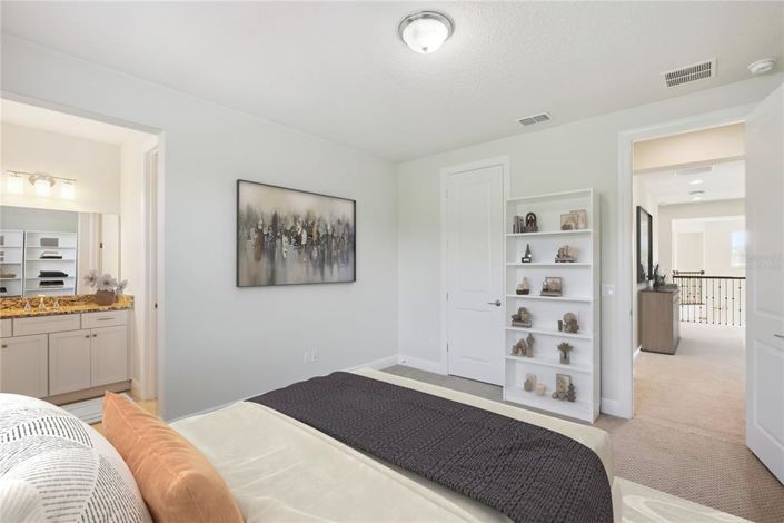 Image No.36-5 Bed House for sale