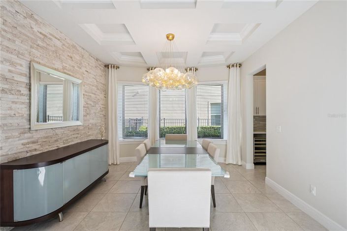 Image No.7-5 Bed House for sale