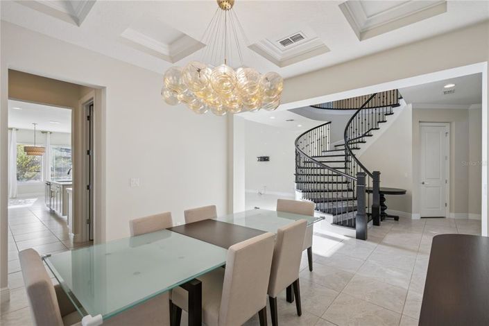 Image No.9-5 Bed House for sale