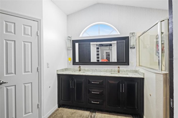 Image No.13-4 Bed House for sale