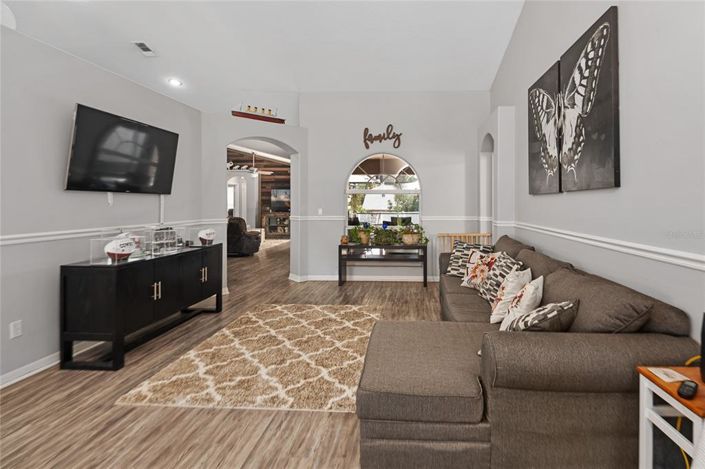 Image No.7-4 Bed House for sale