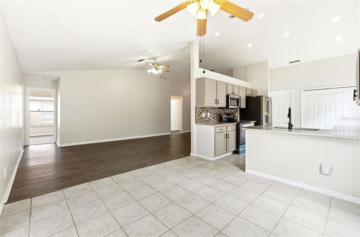 Image No.14-4 Bed House for sale