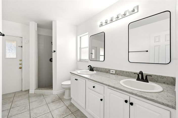 Image No.26-4 Bed House for sale