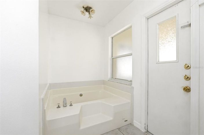 Image No.28-4 Bed House for sale