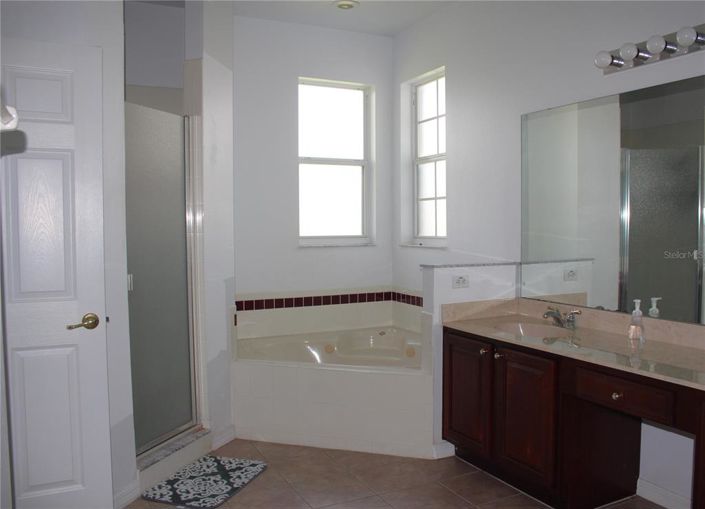 Image No.36-5 Bed House for sale