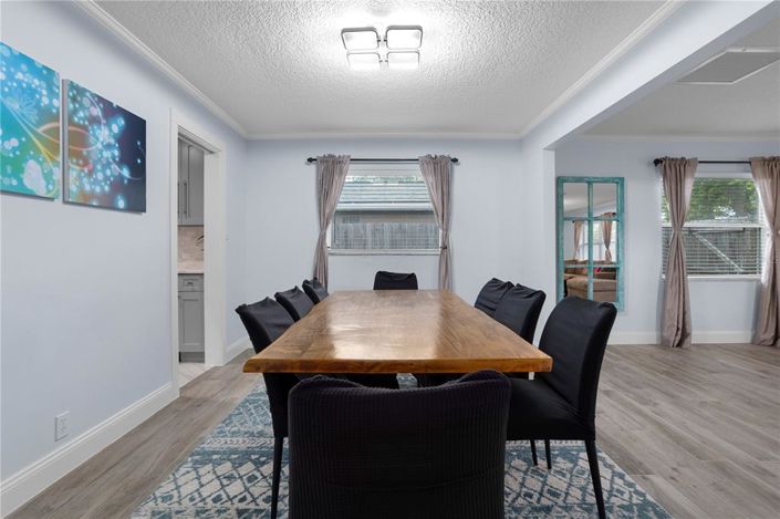 Image No.11-3 Bed House for sale