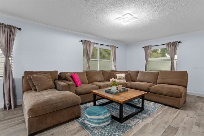 Image No.6-3 Bed House for sale