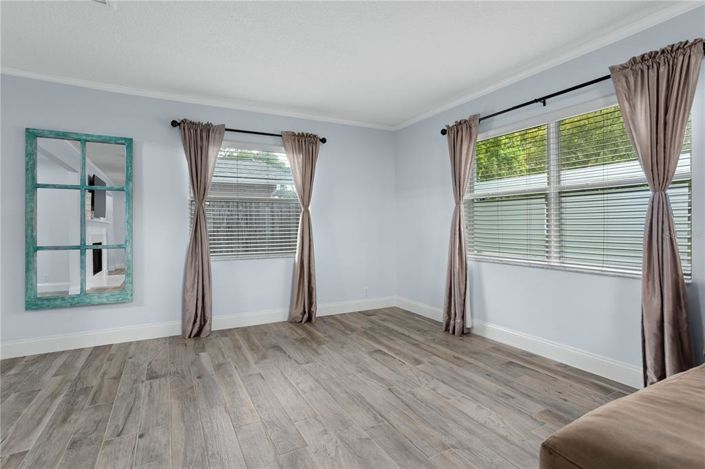 Image No.9-3 Bed House for sale