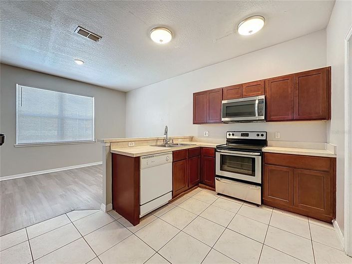 Image No.14-4 Bed House for sale