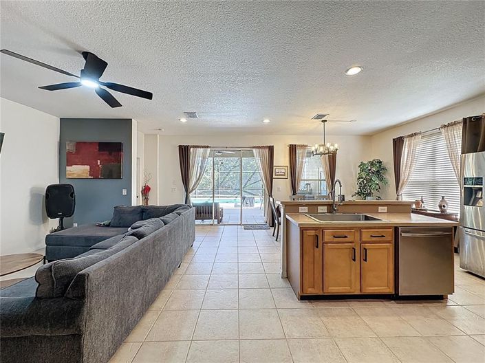 Image No.10-6 Bed House for sale