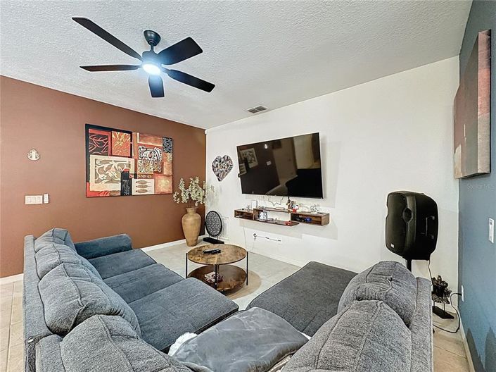 Image No.12-6 Bed House for sale