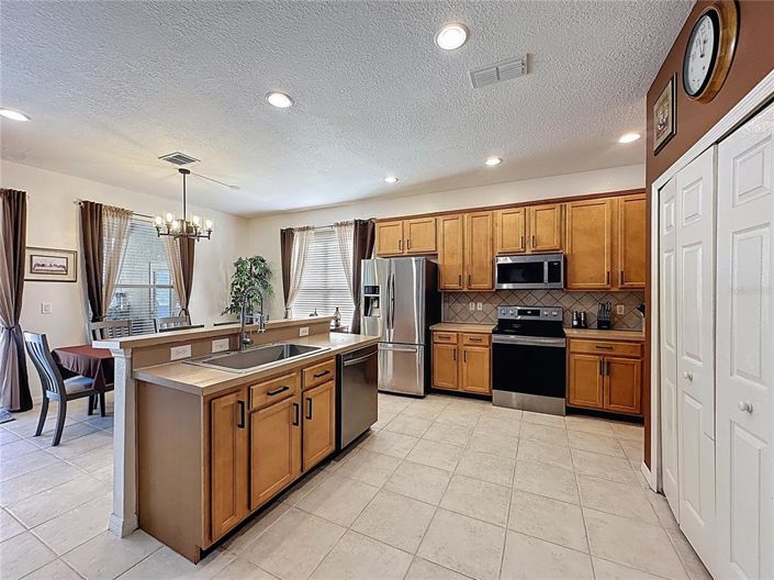 Image No.14-6 Bed House for sale