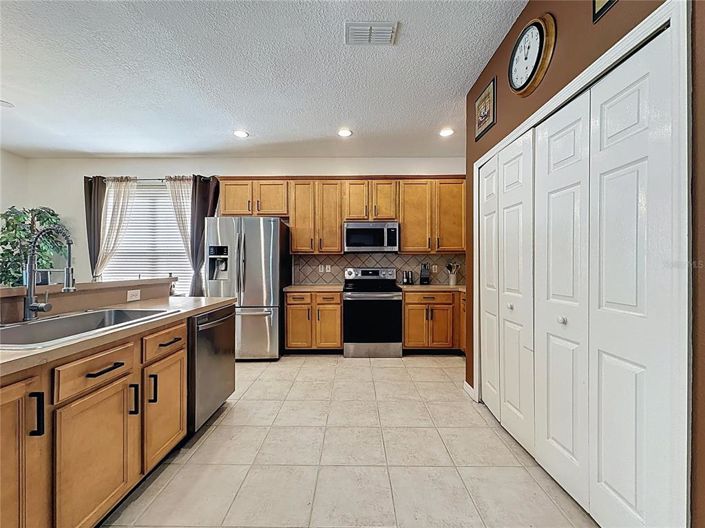 Image No.18-6 Bed House for sale