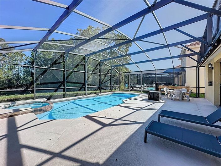 Image No.30-6 Bed House for sale