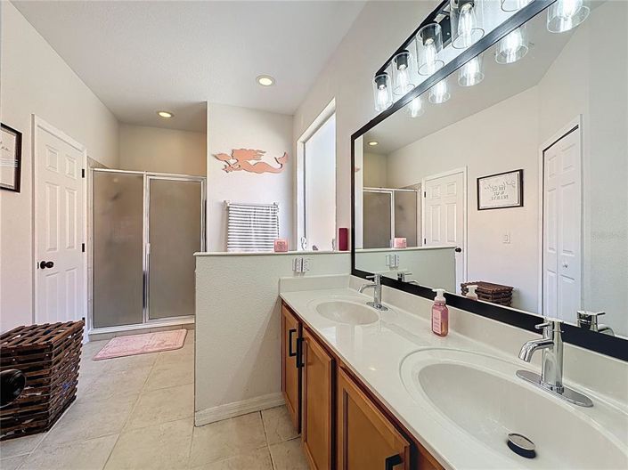 Image No.37-6 Bed House for sale