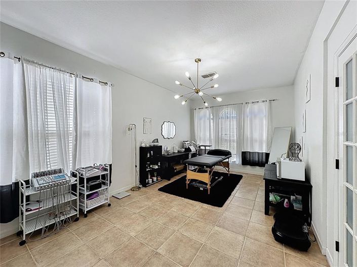 Image No.40-6 Bed House for sale