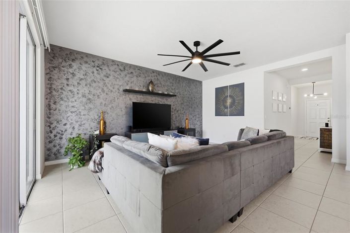 Image No.17-3 Bed House for sale