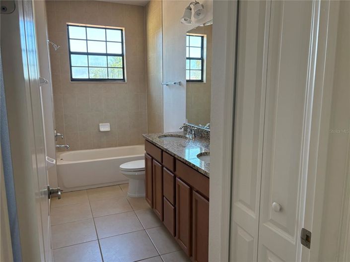 Image No.11-5 Bed House for sale