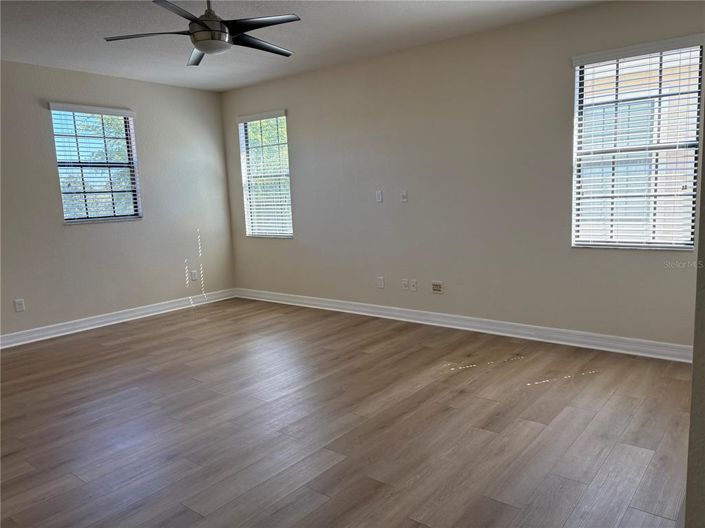 Image No.13-5 Bed House for sale