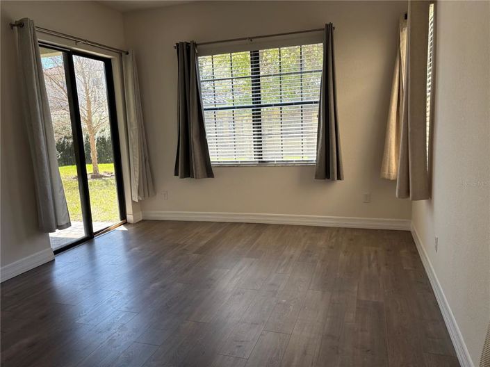 Image No.5-5 Bed House for sale