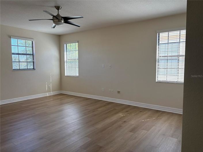 Image No.7-5 Bed House for sale