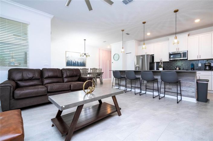 Image No.12-4 Bed Townhouse for sale