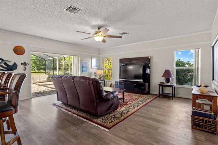 Image No.11-4 Bed House for sale