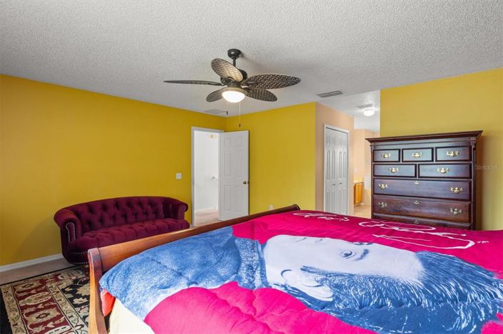 Image No.17-4 Bed House for sale