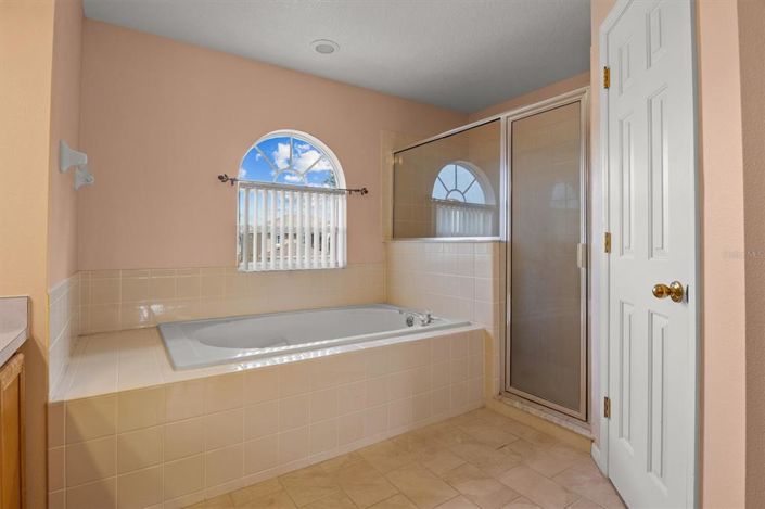 Image No.19-4 Bed House for sale