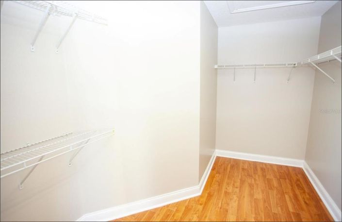 Image No.19-4 Bed House for sale