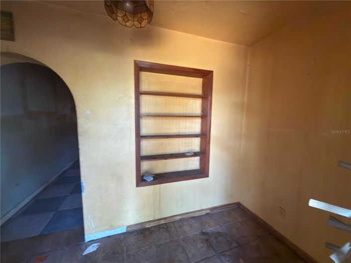 Image No.11-3 Bed House for sale