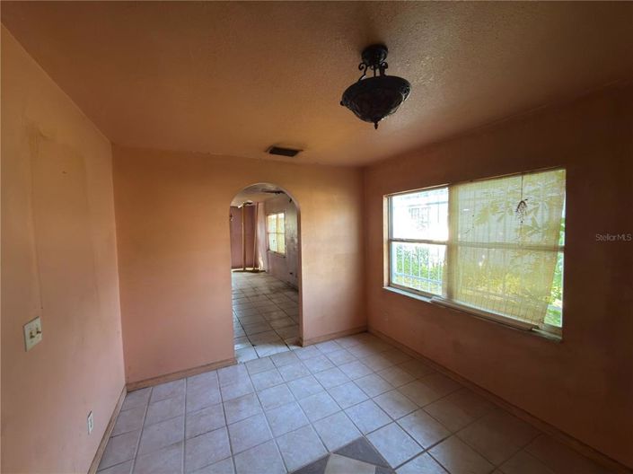 Image No.15-3 Bed House for sale