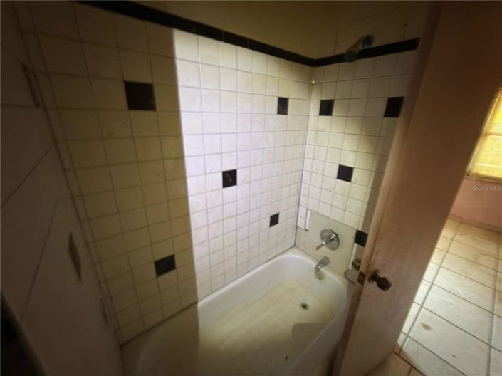 Image No.24-3 Bed House for sale