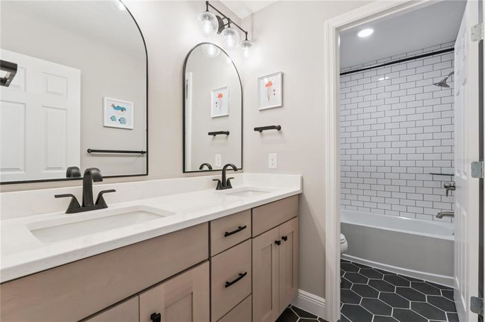 Image No.40-5 Bed House for sale