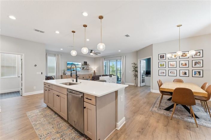 Image No.6-5 Bed House for sale