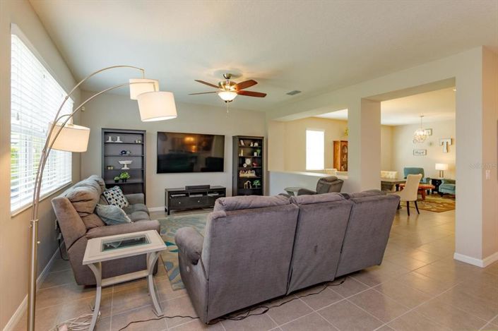 Image No.10-5 Bed House for sale