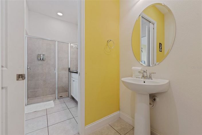 Image No.14-4 Bed Townhouse for sale