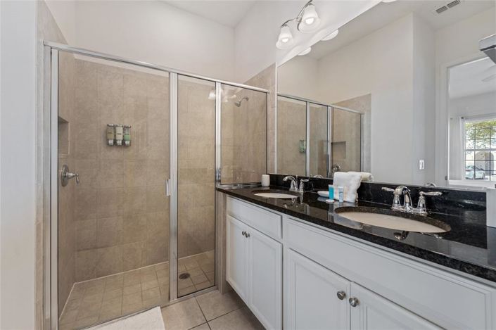 Image No.15-4 Bed Townhouse for sale