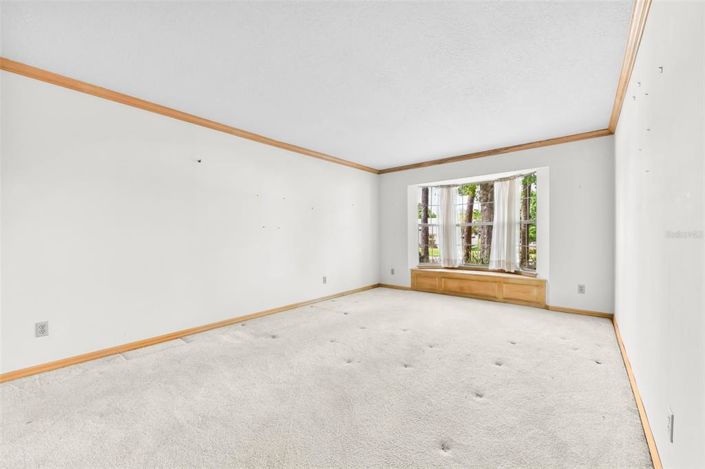 Image No.25-4 Bed House for sale