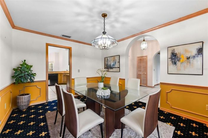 Image No.30-4 Bed House for sale