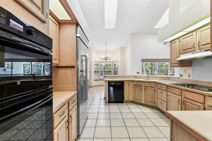 Image No.35-4 Bed House for sale