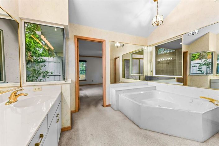 Image No.51-4 Bed House for sale